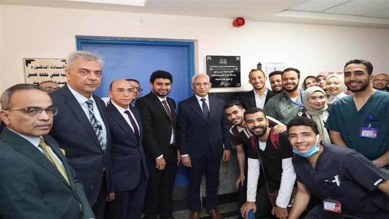 دفعة “طب المنيا 38” تتبرع بمليوني جنيه لمستشفيات الأطفال الجامعية