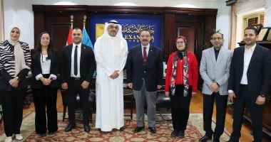 رئيس جامعة الإسكندرية يبحث تعزيز التعاون الأكاديمي مع الملحقية الثقافية الكويتية