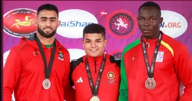 رئيس جامعة القناة يهنئ طالبين لحصولهما على ذهبيتي المصارعة الأفريقية