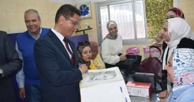 رئيس جامعة بنها يلتقي طلاب المدن الجامعية ويكرم المتميزين بمشتهر