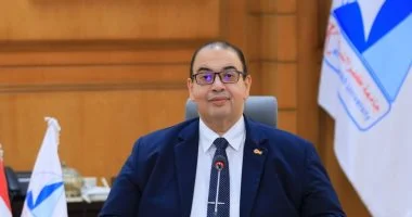 رئيس جامعة كفر الشيخ يهنئ أطقم التمريض بمناسبة يومهم العالمي