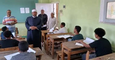 رئيس منطقة أسوان الأزهرية يتفقد امتحانات الشهادة الإعدادية في كوم أمبو
