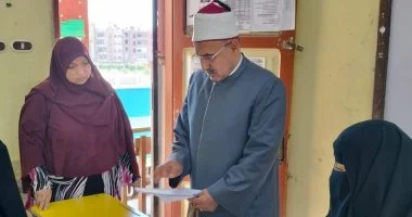 رئيس منطقة الإسماعيلية الأزهرية يتفقد امتحانات النقل بالتل الكبير