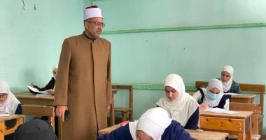 رئيس منطقة كفر الشيخ الأزهرية يوقف العمل بنظام الأون لاين خلال الامتحانات