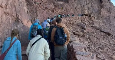 سانت كاترين تستقبل 470 سائحاً لزيارة دير سانت كاترين ومعالم المدينة