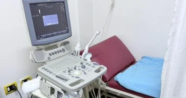صحة الإسماعيلية تغلق 7 منشآت طبية وتُنذر 16 أخرى لعدم مطابقتها المعايير