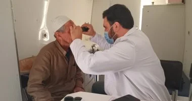 صحة الإسماعيلية توقع الكشف الطبي على 926 مواطناً بقرية الرياح