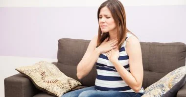 علاجات منزلية بسيطة تنهي حرقة المعدة المزعجة