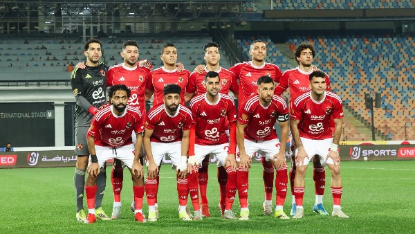 قمة الكرة المصرية: الأهلي والزمالك الجمعة.. الموعد والقناة الناقلة
