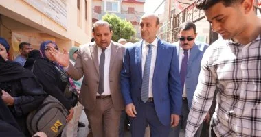 محافظ أسيوط يتفقد القافلة الطبية المجانية بمركز القوصية