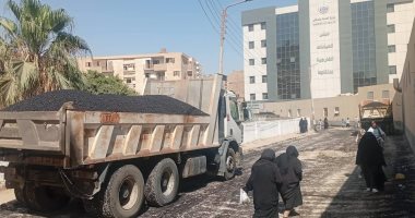 محافظ أسيوط يوجه ببدء رصف شارع مجلس المدينة القديم بمنفلوط
