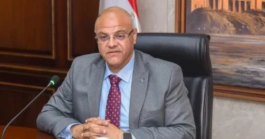 محافظ الإسكندرية يبحث دراسة مد مسار مترو أبو قير لمنطقة العجمي