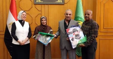 محافظ الإسماعيلية يستقبل حجاج الجمعيات الأهلية قبل سفرهم للأراضي المقدسة