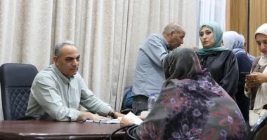 محافظ الإسماعيلية يوجه بسرعة تلبية طلبات المواطنين خلال اللقاء الجماهيري الأسبوعي
