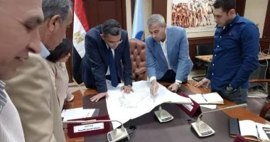 محافظ البحر الأحمر يوجه بتسريع مشروعات المياه والصرف الصحي بالمحافظة