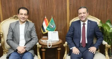 محافظ المنوفية يبحث تطوير قصر ثقافة شبين الكوم مع رئيس الهيئة