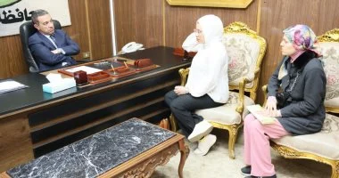 محافظ المنوفية يلتقي المواطنين ويكلف الأجهزة التنفيذية بفحص شكواهم