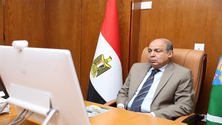 محافظ المنيا يوجه بتكثيف الرقابة على الأسواق والمخابز ومحطات الوقود قبل العيد