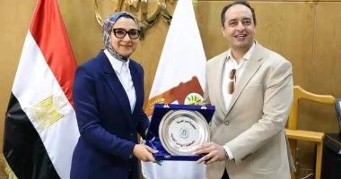 محافظ الوادي الجديد تبحث إنشاء مركز متكامل لعلاج الإدمان بالمحافظة