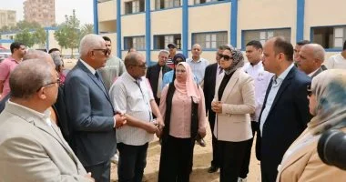 محافظ الوادي الجديد تتفقد مدرسة الخارجة الثانوية الزراعية تمهيداً لتحويلها لتكنولوجيا تطبيقية
