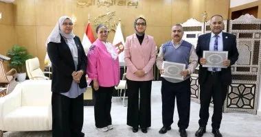 محافظ الوادي الجديد تكرم وفد مدربي مركز التنمية المحلية بسقارة