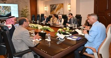 محافظ جنوب سيناء يبحث المخطط الاستراتيجي لمدينة طابا