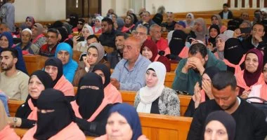 محافظ دمياط يسلم تأشيرات الحج وجوازات السفر للفائزين بقرعة هذا العام