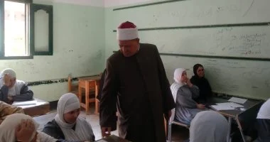 مدير أزهرية القليوبية يتفقد لجان امتحانات النقل بالخصوص