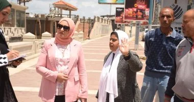 نائب محافظ الإسكندرية تجري جولة ميدانية لمتابعة الانضباط بحي وسط