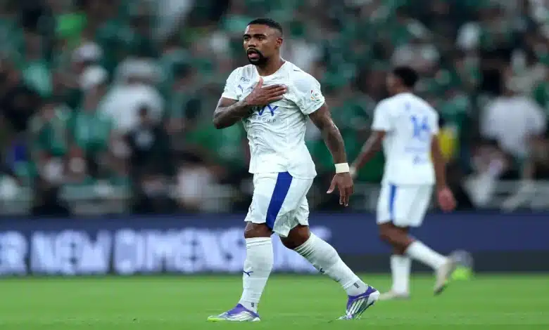 قناة مصرية بينهم.. القنوات الناقلة لمباراة الهلال والخلود في نهائي كأس الملك السعودي