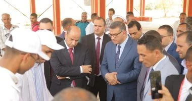 وزير العمل ومحافظ قنا يتفقدان مركز التدريب المهني في قفط