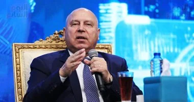 وزير النقل يفتتح المرحلة الثانية من محور ديروط بأسيوط