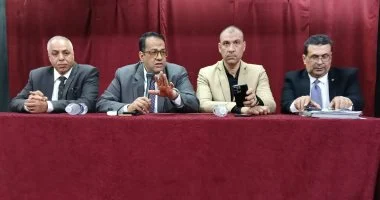 وكيل تعليم الغربية يناقش الاستعدادات النهائية لامتحانات الفصل الدراسي الثاني بالمدارس
