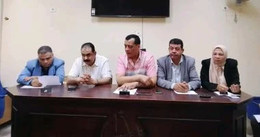 وكيل تعليم سوهاج يناقش استعدادات امتحانات نهاية العام الدراسي