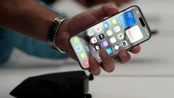 خصوصيتك في خطر؟.. خطوات بسيطة تمنع التطبيقات من معرفة موقعك على أندرويد وآيفون
